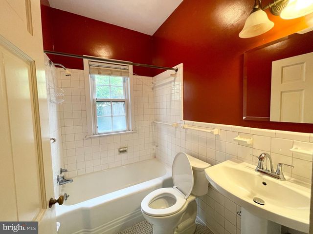 2527 WATERSIDE DR NW, Washington, DC 20008