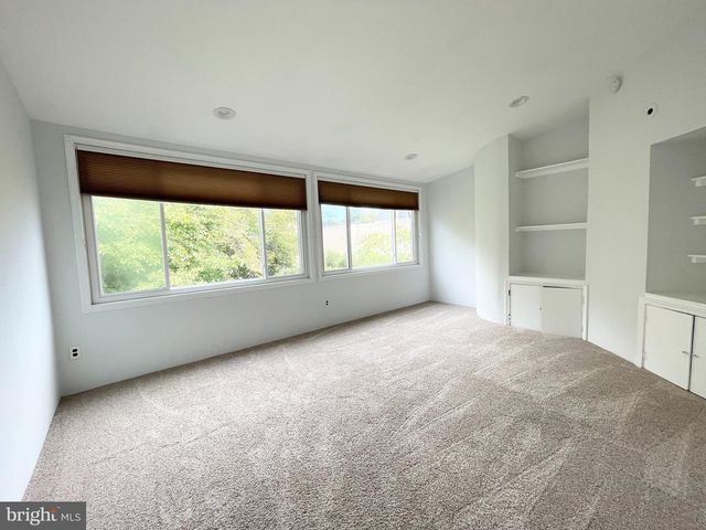 2527 WATERSIDE DR NW, Washington, DC 20008