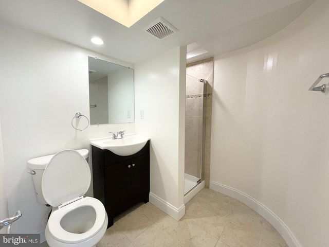 2527 WATERSIDE DR NW, Washington, DC 20008