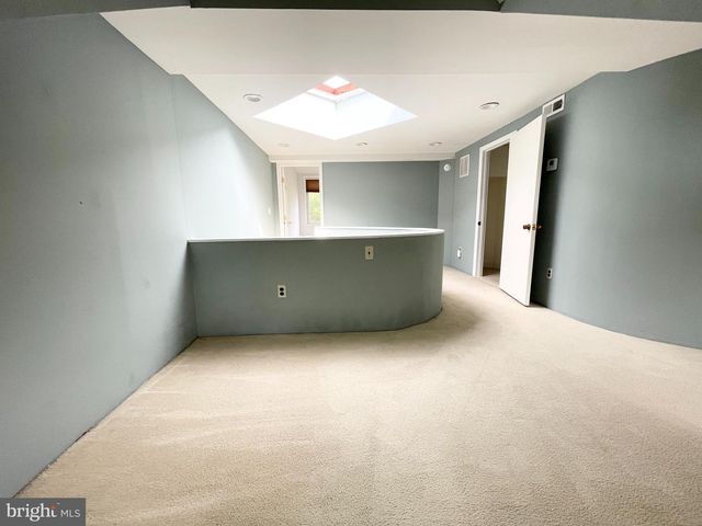 2527 WATERSIDE DR NW, Washington, DC 20008