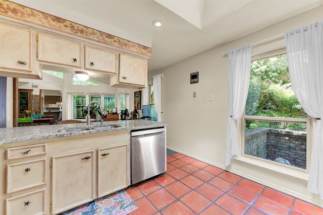 702 Keywe Place, Duncanville, TX 75116