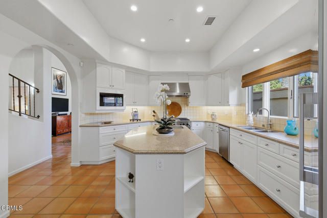 203 S Montgomery Street, Ojai, CA 93023