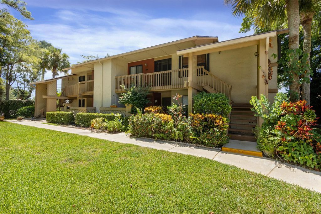 12950 Dartford Trail 15, Wellington, FL 33414