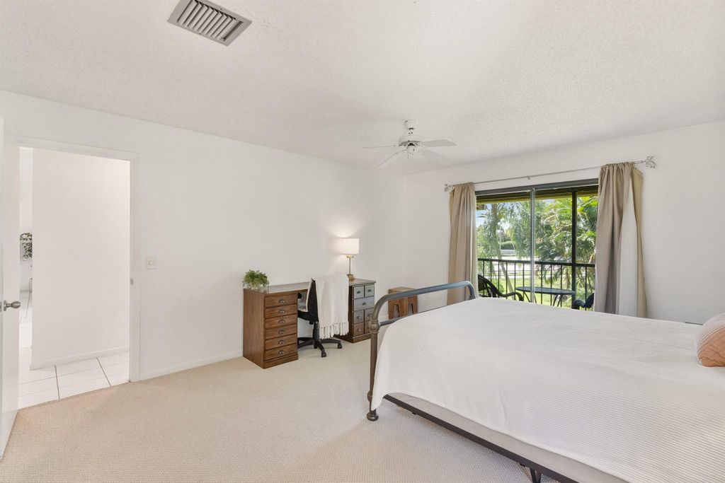 Image 21 of property listing at 12950 Dartford Trail 15, Wellington, FL 33414