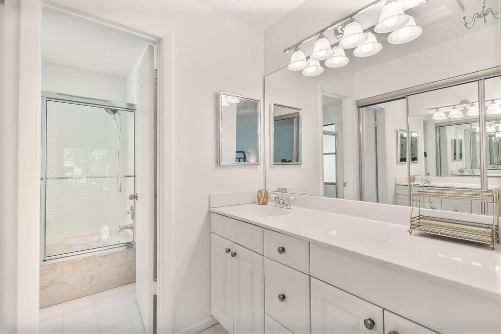 Image 23 of property listing at 12950 Dartford Trail 15, Wellington, FL 33414