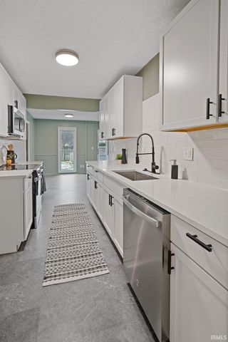 4607 STRATFORD Drive, Kokomo, IN 46901