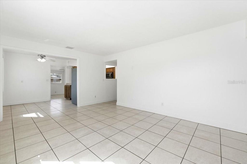 Image 13 of property listing at 138 HAWTHORNE ROAD, Auburndale, FL 33823