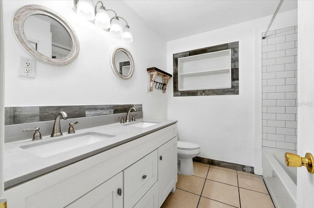 Image 20 of property listing at 138 HAWTHORNE ROAD, Auburndale, FL 33823