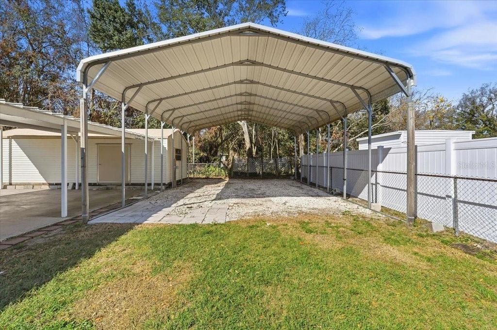 Image 33 of property listing at 138 HAWTHORNE ROAD, Auburndale, FL 33823