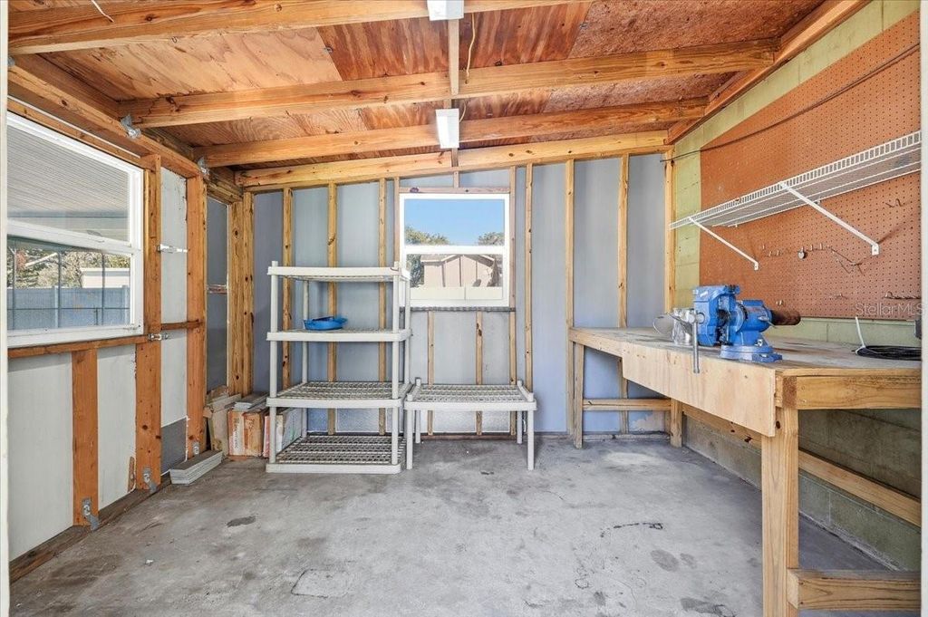 Image 38 of property listing at 138 HAWTHORNE ROAD, Auburndale, FL 33823