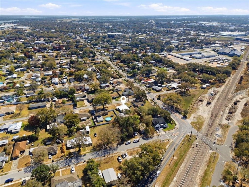 Image 39 of property listing at 138 HAWTHORNE ROAD, Auburndale, FL 33823