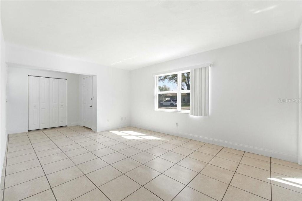 Image 5 of property listing at 138 HAWTHORNE ROAD, Auburndale, FL 33823