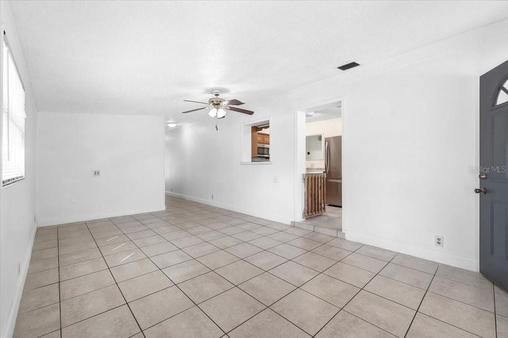 Image 7 of property listing at 138 HAWTHORNE ROAD, Auburndale, FL 33823