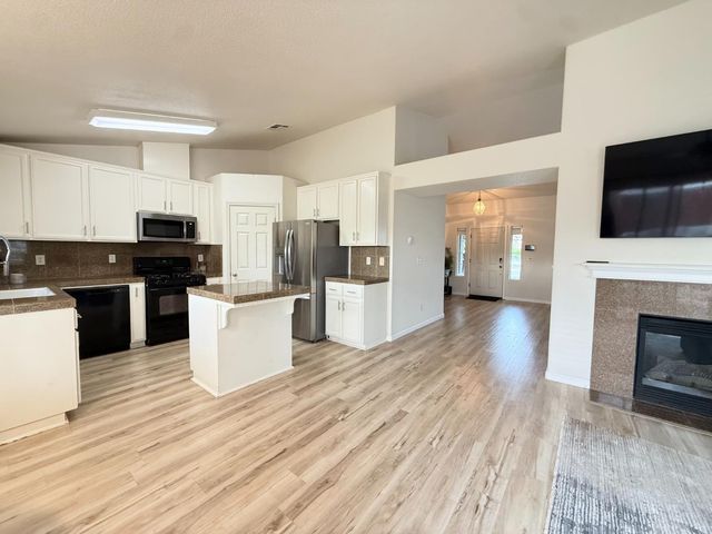 2709 N Big Sandy Ave, Merced, CA 95348
