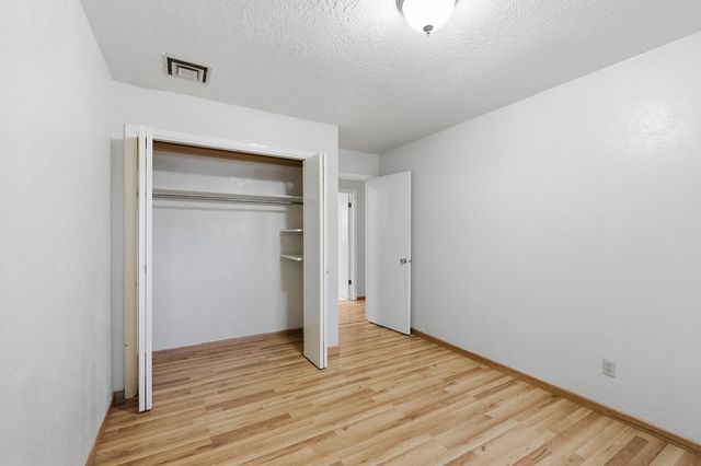 1001 Upland Court NE, Albuquerque, NM 87112