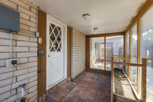 1001 Upland Court NE, Albuquerque, NM 87112