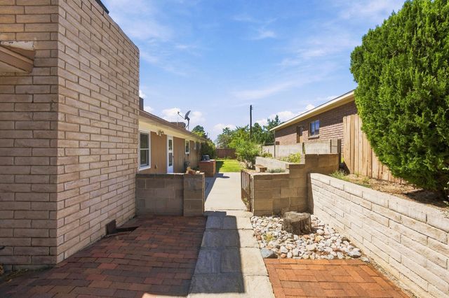 1001 Upland Court NE, Albuquerque, NM 87112