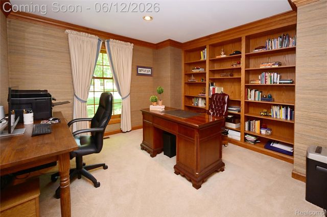 5684 Sussex Court, Troy, MI 48098