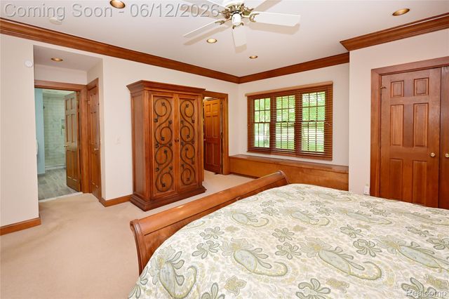 5684 Sussex Court, Troy, MI 48098