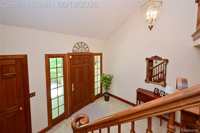 5684 Sussex Court, Troy, MI 48098