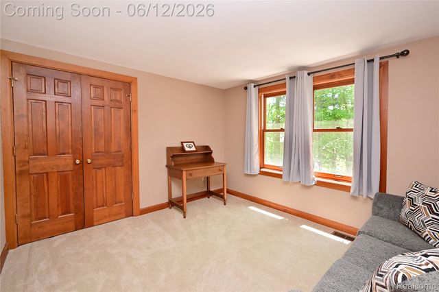 5684 Sussex Court, Troy, MI 48098