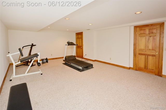 5684 Sussex Court, Troy, MI 48098