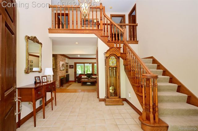5684 Sussex Court, Troy, MI 48098