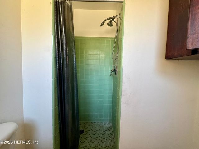 6915 ARQUES Road, Jacksonville, FL 32205