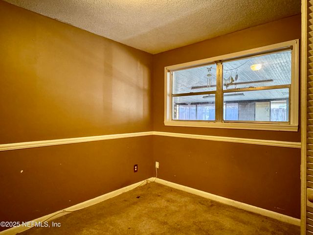 6915 ARQUES Road, Jacksonville, FL 32205