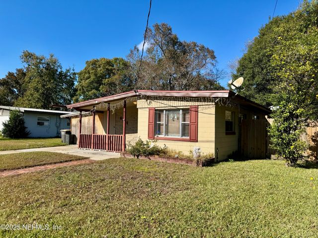 6915 ARQUES Road, Jacksonville, FL 32205
