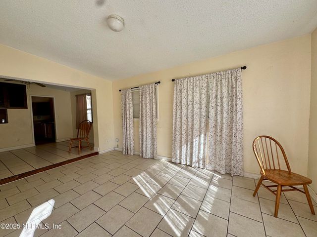 6915 ARQUES Road, Jacksonville, FL 32205