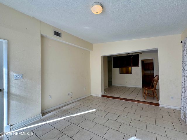 6915 ARQUES Road, Jacksonville, FL 32205