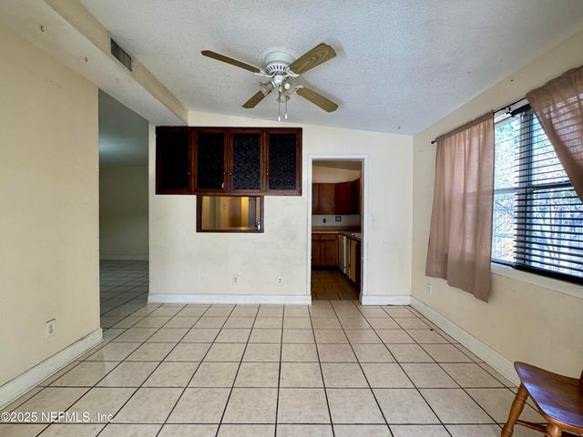 6915 ARQUES Road, Jacksonville, FL 32205