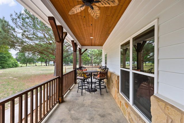 1900 Highway 21 E, Paige, TX 78659