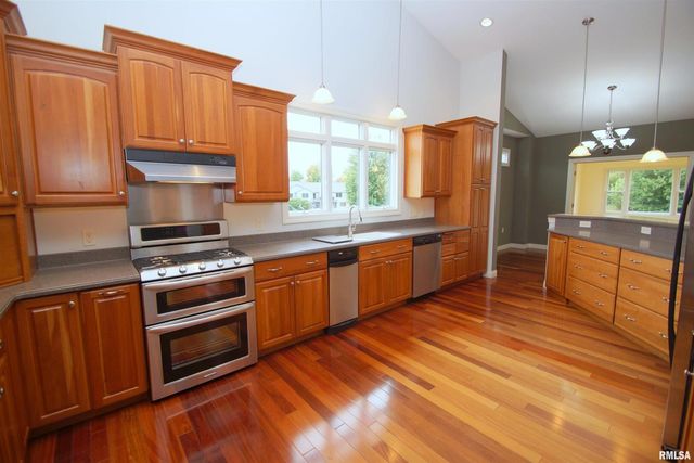 5529 Baraboo Court, Davenport, IA 52804