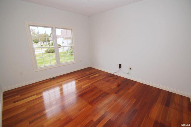 5529 Baraboo Court, Davenport, IA 52804