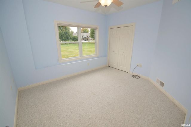 5529 Baraboo Court, Davenport, IA 52804