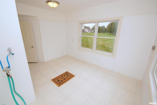 5529 Baraboo Court, Davenport, IA 52804