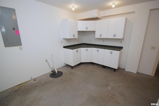 5529 Baraboo Court, Davenport, IA 52804