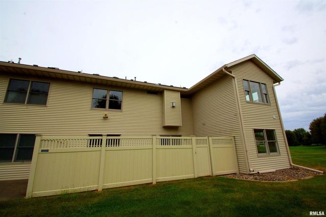 5529 Baraboo Court, Davenport, IA 52804