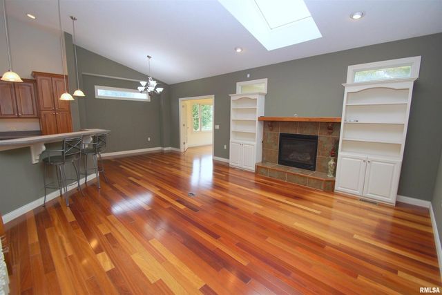 5529 Baraboo Court, Davenport, IA 52804