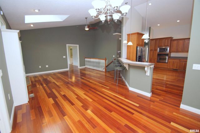 5529 Baraboo Court, Davenport, IA 52804