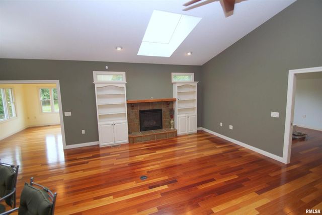 5529 Baraboo Court, Davenport, IA 52804