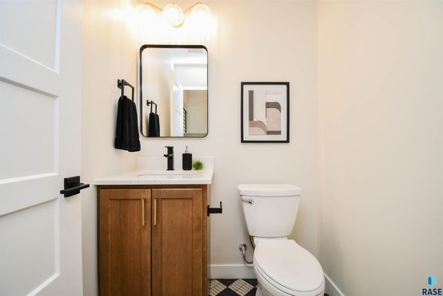 2501 S Meadowview Ave Avenue, Sioux Falls, SD 57110