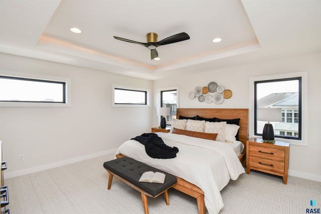 2501 S Meadowview Ave Avenue, Sioux Falls, SD 57110