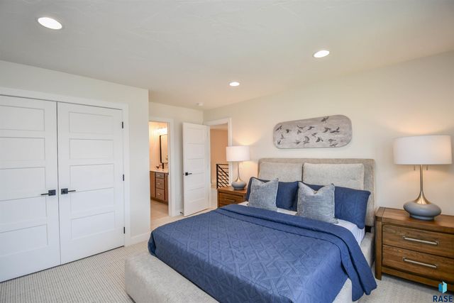 2501 S Meadowview Ave Avenue, Sioux Falls, SD 57110