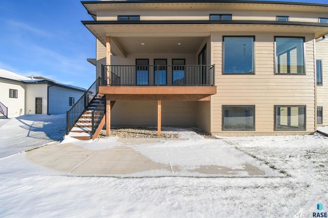 2501 S Meadowview Ave Avenue, Sioux Falls, SD 57110