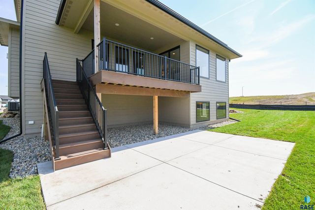 2501 S Meadowview Ave Avenue, Sioux Falls, SD 57110