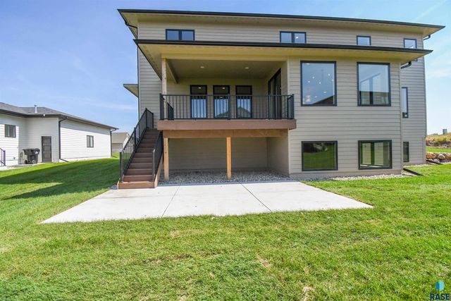 2501 S Meadowview Ave Avenue, Sioux Falls, SD 57110