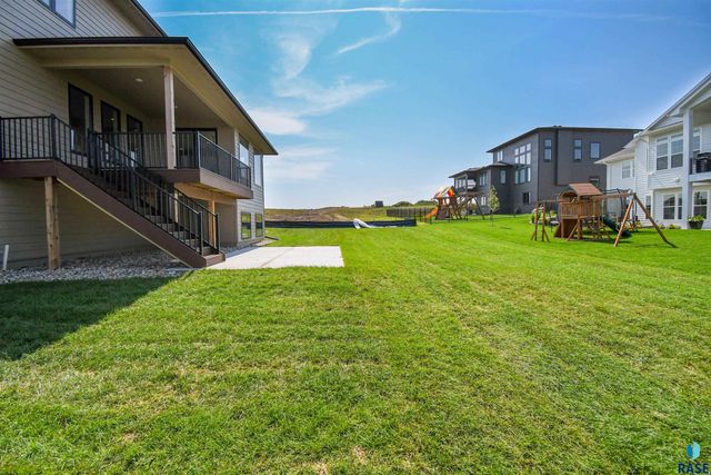 2501 S Meadowview Ave Avenue, Sioux Falls, SD 57110